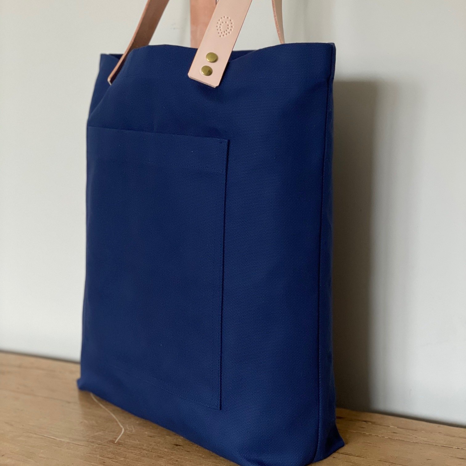 Navy tote online